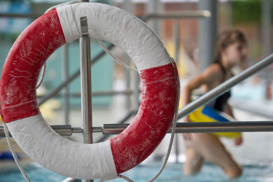 Das Unglück ereignete sich in einem Freibad in Röthenbach an der Pegnitz. (Symbolbild)