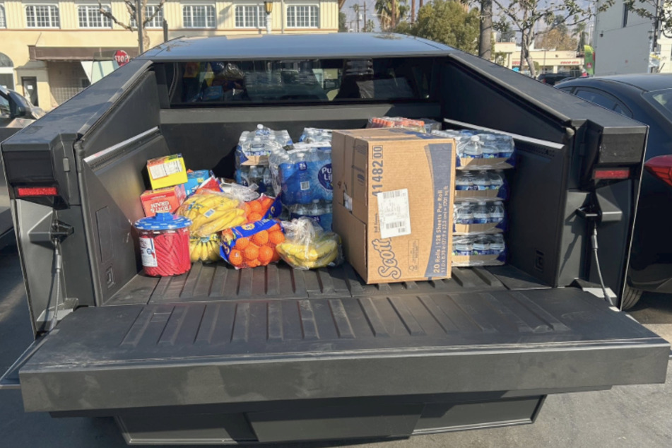 Además, los cibercamiones irán equipados con agua y algunos alimentos.