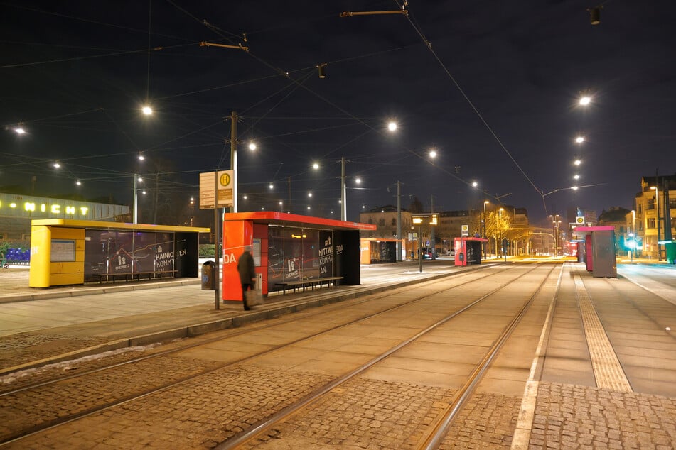 Nichts los: Am Hauptbahnhof waren am Montag kaum Busse und Straßenbahnen unterwegs. Dementsprechend leer sind die Haltestellen.