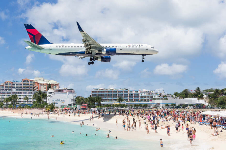 Mit dem Flugzeug in die Karibik reisen? Das soll nach Willen des Hamburger Umweltsenators teurer werden.