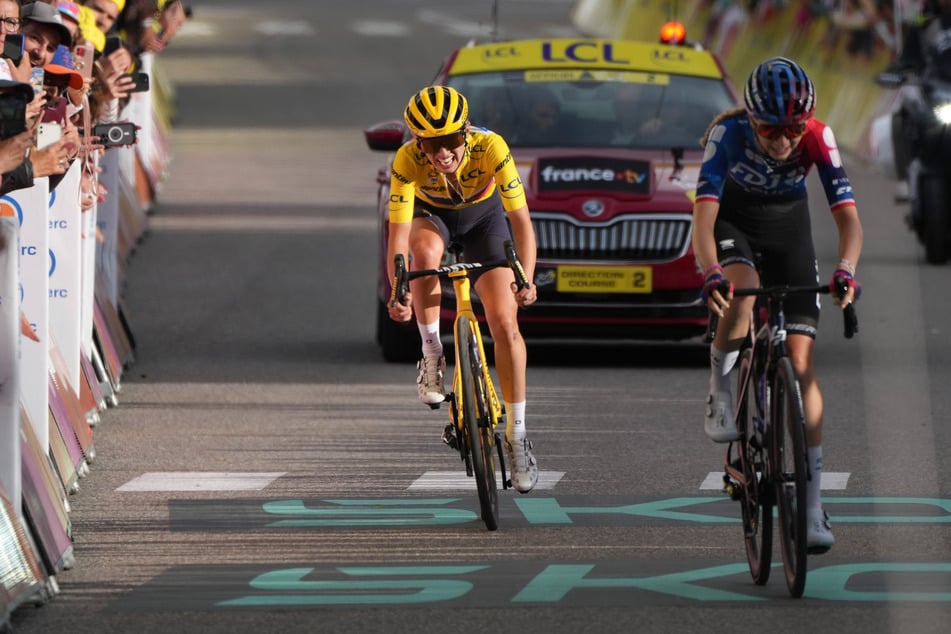 Kasia Niewiadoma (31, l.) kam bei dem Massencrash mit Schürfwunden und dem Schrecken davon. (Archivfoto)