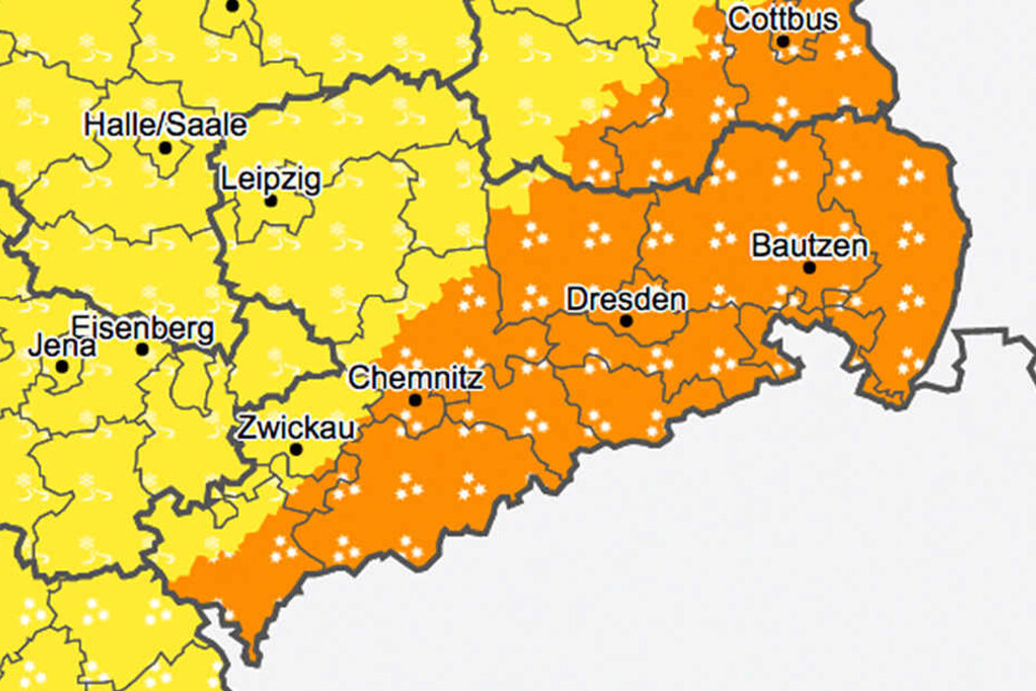Der Wetterdienst warnt aktuell vor Schneefall und Glätte.