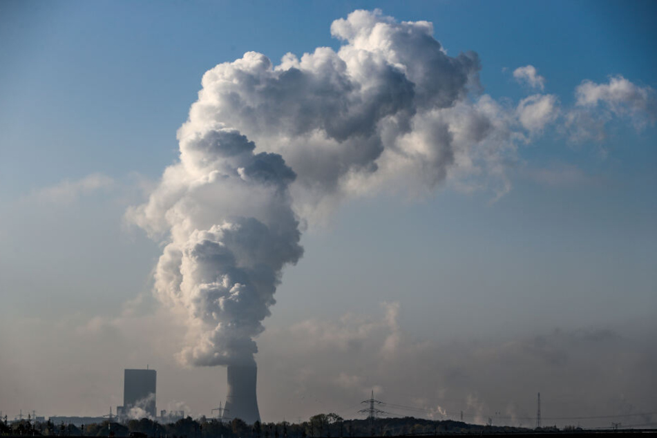 Mit mehreren Demonstrationen wollen Klimaaktivisten am Wochenende für den sofortigen Braunkohle-Ausstieg protestieren. Fridays for Future plant eine Demo zum Kraftwerk Lippendorf.