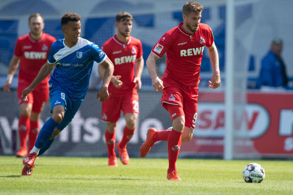 Kölns Simon Terodde (r.) ist mit 29 Treffern Torschützenkönig der Zweiten Liga geworden.