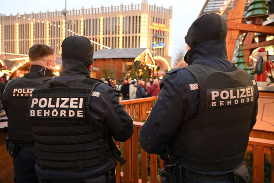 Täglich sind Einsatzkräfte auf dem Weihnachtsmarkt unterwegs, um für Sicherheit zu sorgen.