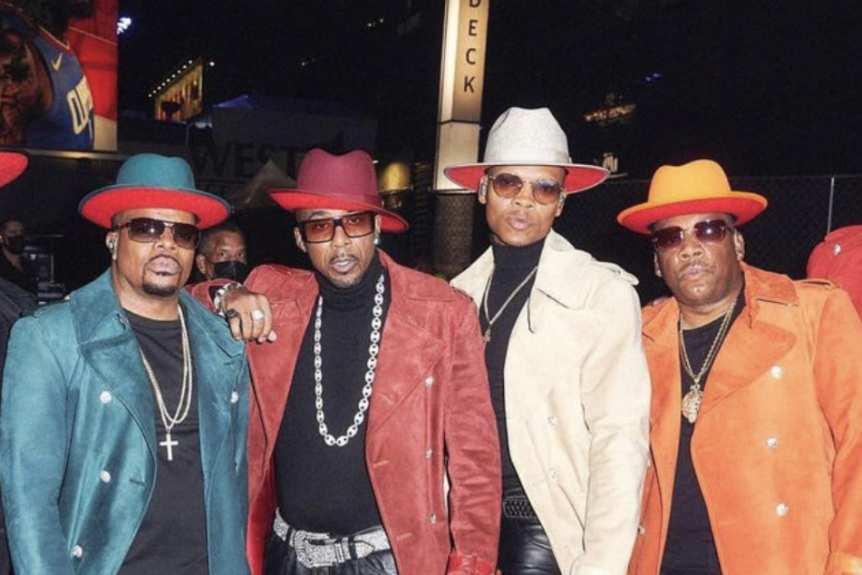 New Edition faced off against fellow Boston natives New Kids on the Block in the AMAs' Battle of Boston segment.