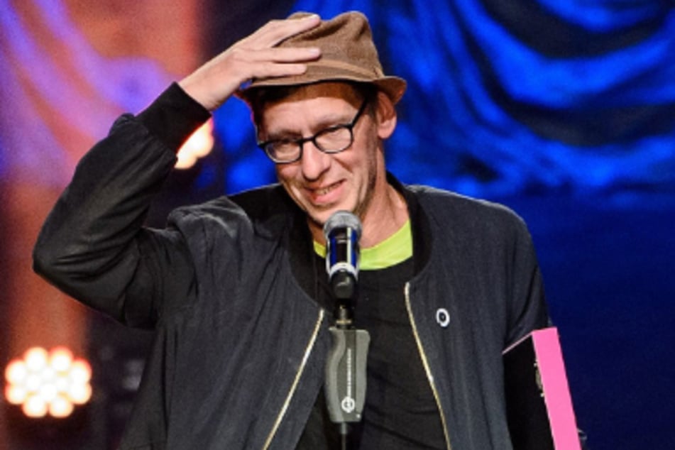 Rammstein-Keyboarder Christian "Flake" Lorenz (53) geht kritisch mit der eigenen Bühnenshow um.