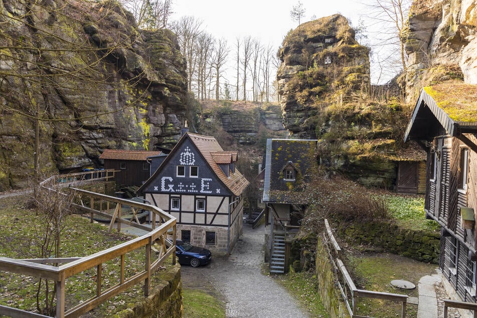 In diesem Jahr feiert der Malerweg 20-jähriges Jubiläum. Von der alten Mühle aus sind Schwedenlöcher und Bastei fußläufig erreichbar.