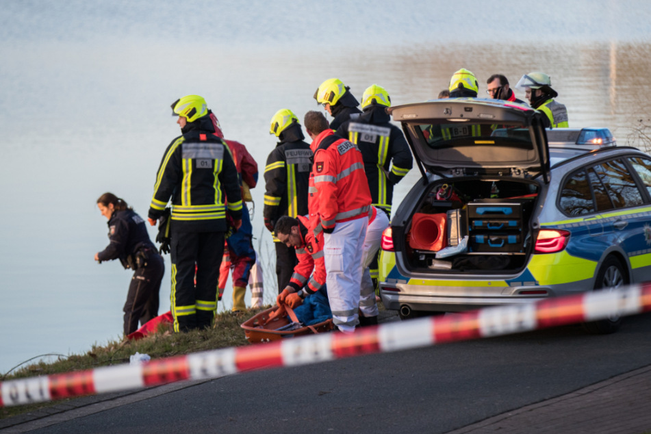 Die Rettungskräfte konnten die Frau nur noch tot bergen. (Symbolbild)