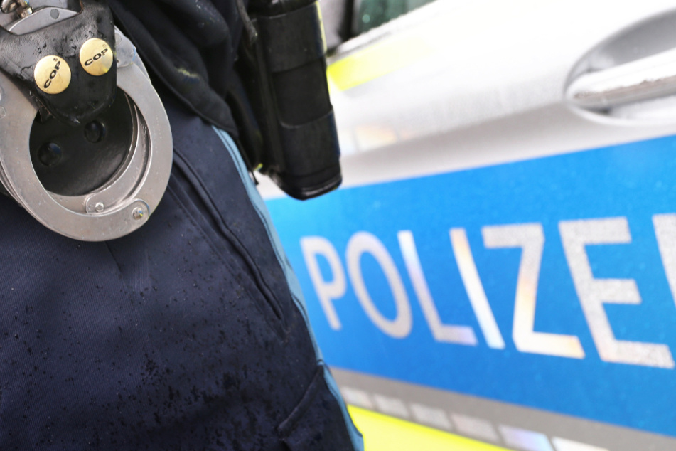 Die Polizei hat eine Zehnjährige auf einem "Surfbrett mit Rädern" gestoppt. (Symbolbild)