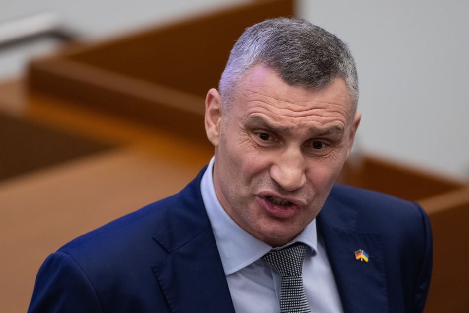 Vitali Klitschko (55), Oberbürgermeister der Stadt Kiew, spricht im Stadtrat.