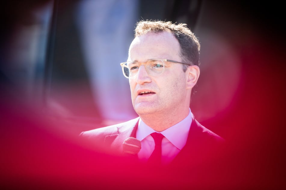 Jens Spahn (CDU, 41), Bundesminister für Gesundheit, steht nach den Betrugsvorwürfen erneut in der Kritik.