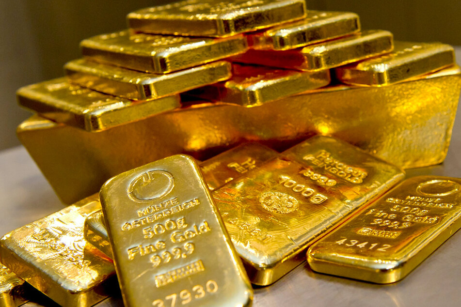 In Augsburg läuft derzeit ein Strafprozess gegen zwei Angeklagte, in dem es um einen angeblichen Steuerschaden von mehreren 100 Millionen Euro durch ein sogenanntes "Goldfinger"-Steuersparmodell geht. (Symbolbild)