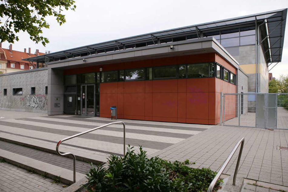 Bereits am Abend zuvor war es schon zu einer Brandstiftung gekommen.