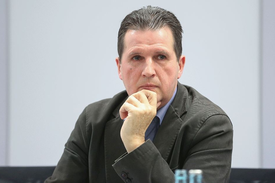 Ordnungsamtschef Ralf Lübs (57).