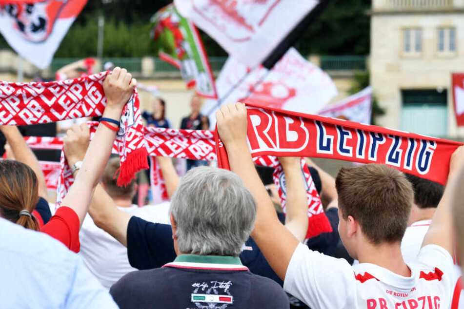 Auf der Festwiese wird ein Public Viewing veranstaltet, am Sonntag wird gefeiert.