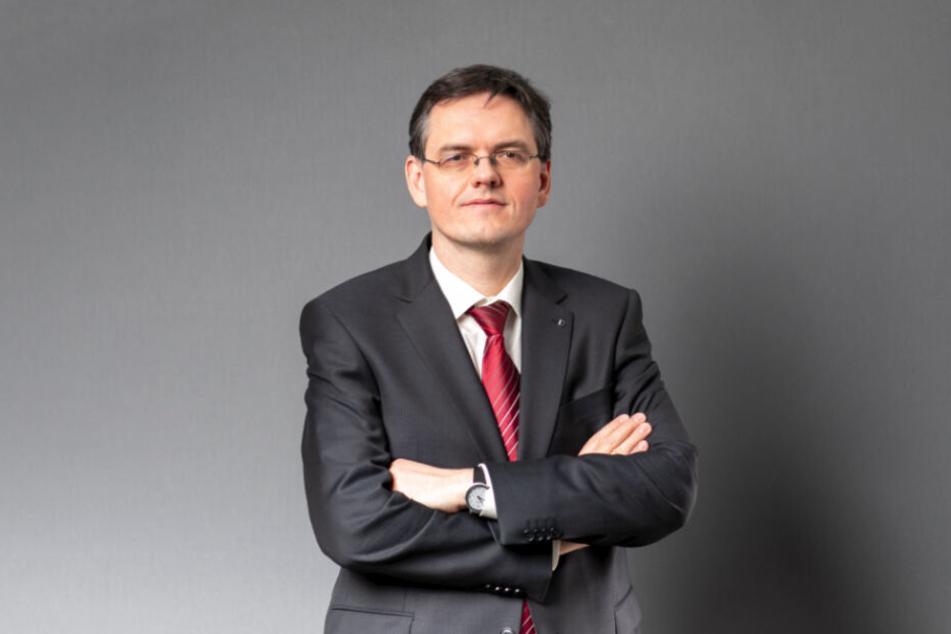 Staatsanwalt Jürgen Schmidt (44) betont, dass die E-Mails erst einmal bewertet werden müssen.