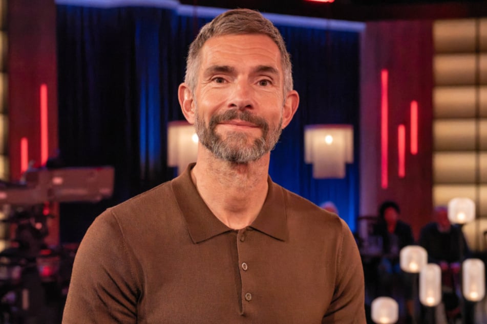 Moderator Micky Beisenherz (48) gibt sich in seinem Podcast selbstkritisch und entschuldigt sich bei Collien Fernandes.