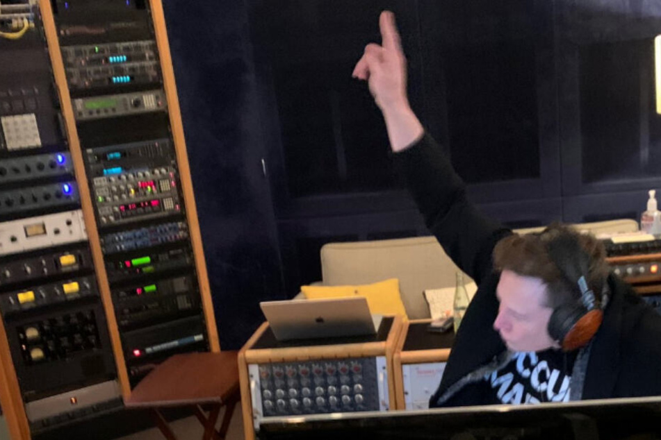 Elon Musk weiß zu überraschen: Jetzt singt er auch noch!