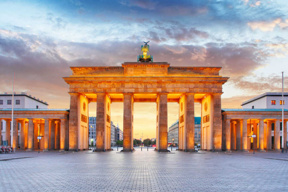 Jahr für Jahr zieht es junge Menschen für den Beruf aus ihren Heimatorten in lebhaftere Städte. Am liebsten nach Berlin!