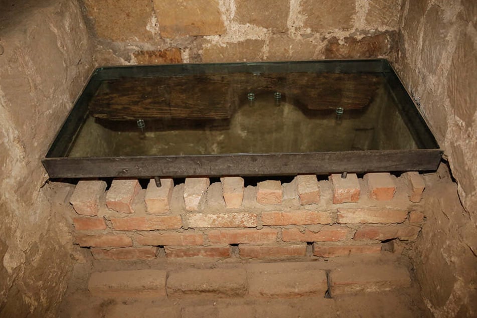 Die historische Klo-Nische mit Wasserklosett werden Gäste sogar riechen können.