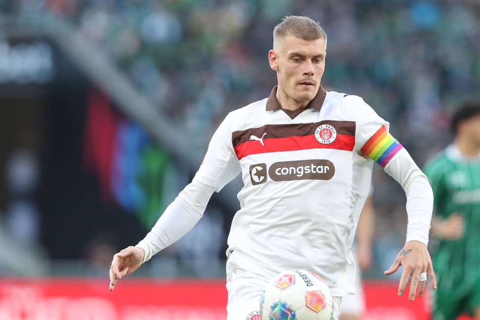 St. Paulis Kapitän Eric Smith (28) ärgerte sich über die Niederlage in Bremen und die fehlenden Torchancen in der Offensive.