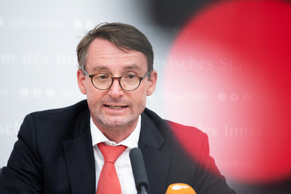 Innenminister Roland Wöller (50, CDU) führt ein Masken-Bußgeld ein.