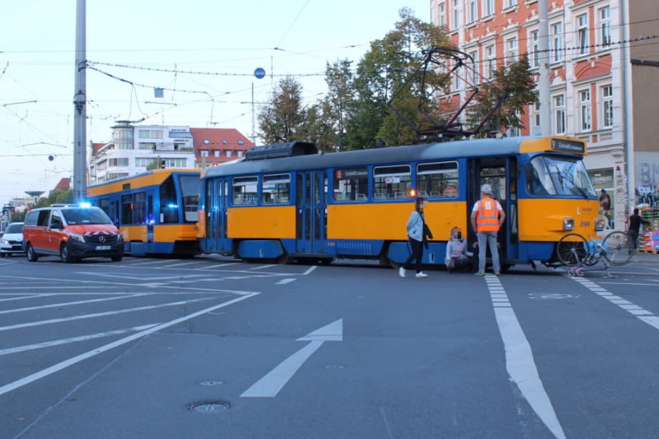 Leipzig: Tram erfasst Radlerin am Connewitzer Kreuz: 34-Jährige schwer verletzt