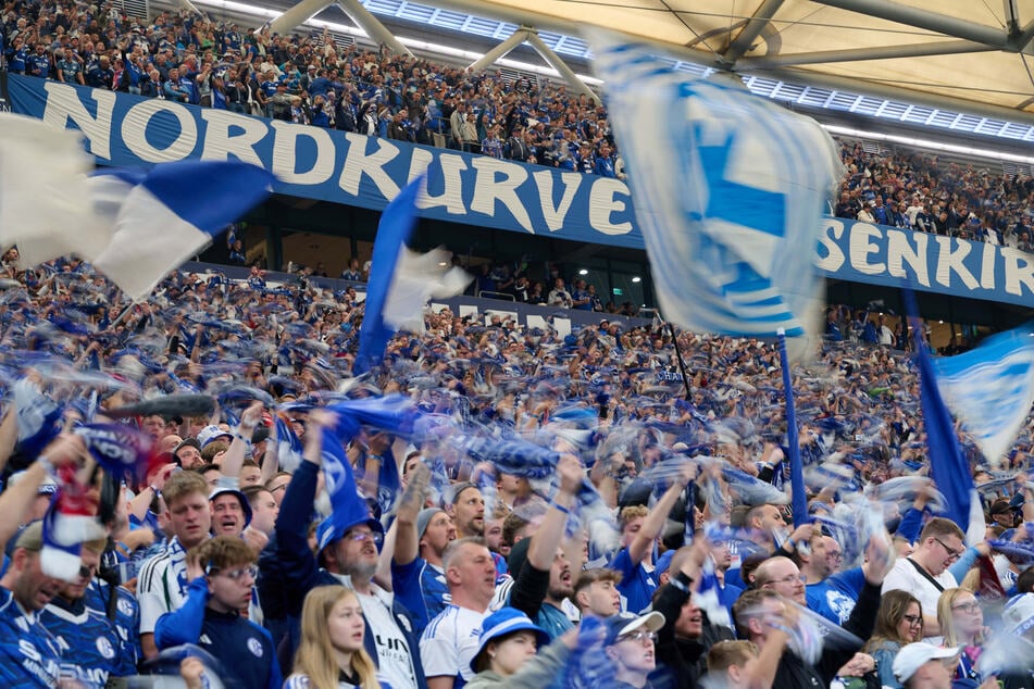 Es wurde aber auch Zeit! Für die S04-Fans geht es wieder zurück in die Bundesliga.
