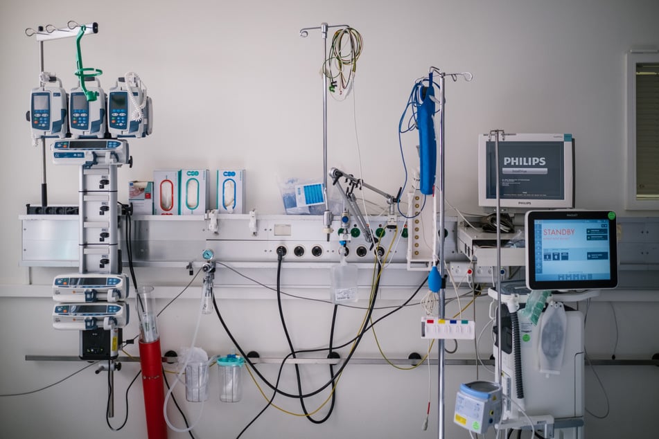 Ein Oberarzt soll Corona-Patienten in der Essener Uniklinik ein todbringendes Medikament verabreicht haben. (Symbolbild)