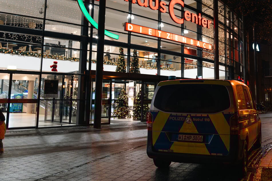 Versuchtes Tötungsdelikt? Täter nach Attacke in Rathaus Center jetzt in U-Haft