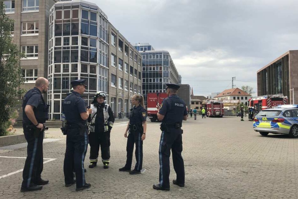 Das Gebäude in der Nürnberger Innenstadt wurde zeitweise geräumt, konnte später aber wieder freigegeben werden.