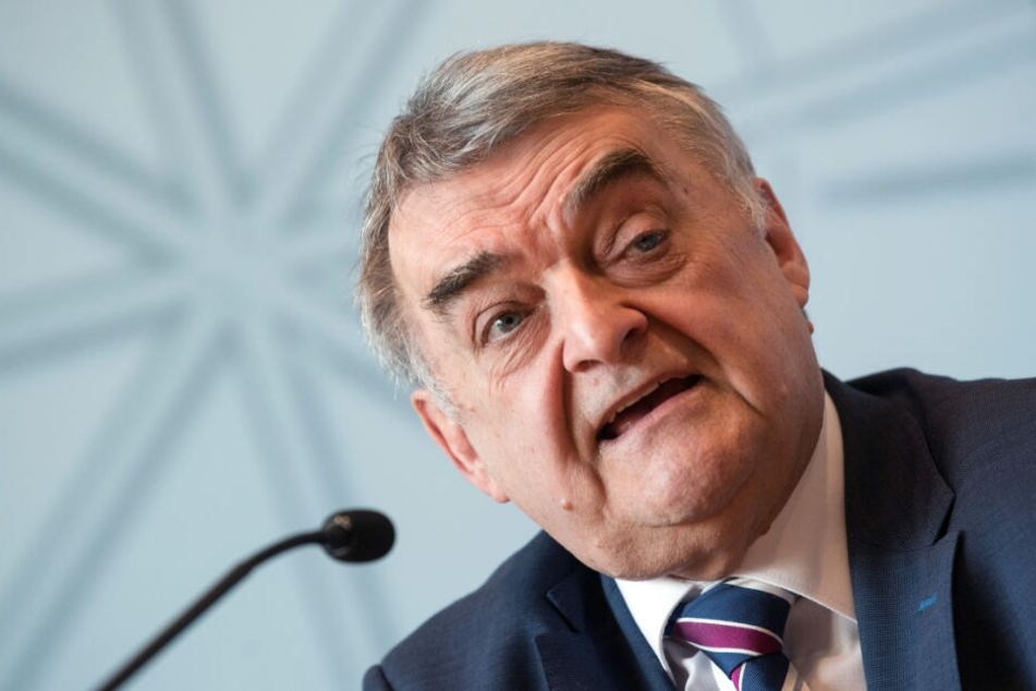 Innenminister Herbert Reul will die Abläufe der Polizei in Zukunft besser überprüfen lassen.