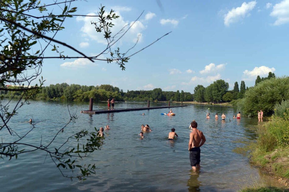 Mit seinen Kindern war der Mann an einen See gefahren. (Symbolbild)