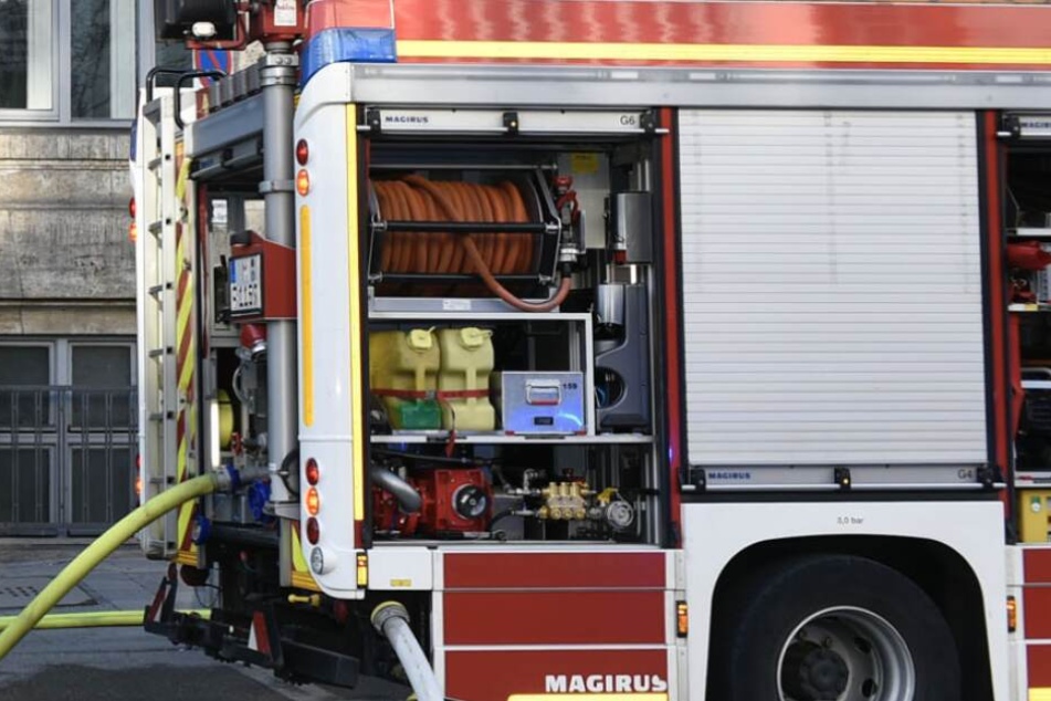 Die Feuerwehr München konnte dank der Brandmeldeanlage schnell handel. (Symbolbild)