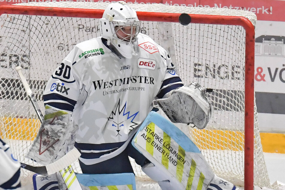 Goalie Riku Helenius hielt stark und die Eislöwen mit seinen Paraden im Spiel.