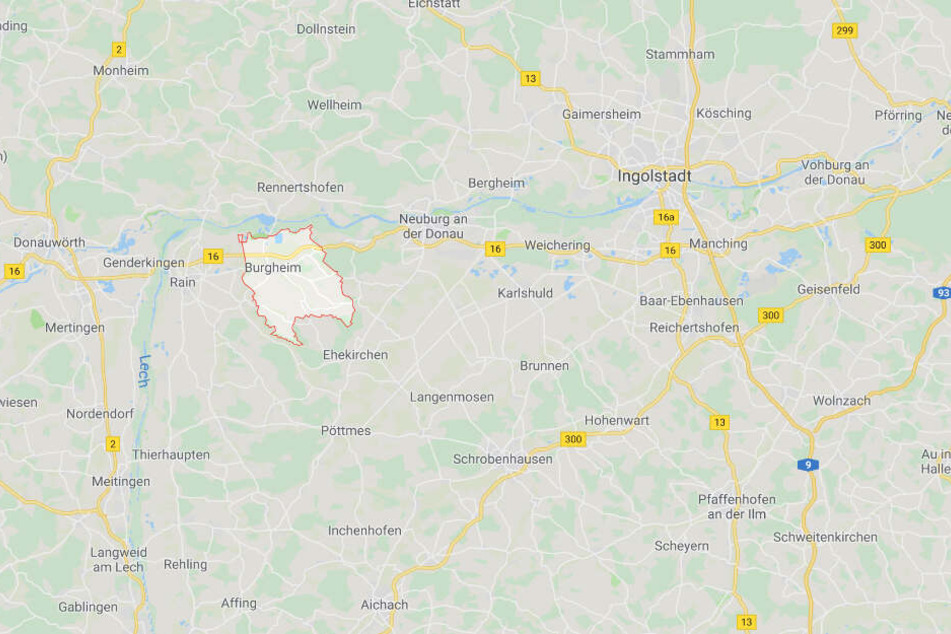 In Bayern ist es auf der Bundesstraße 16 bei Burgheim zu einem tödlichen Unfall gekommen.