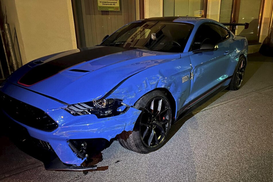 Ford Mustang in Dresden geklaut: Unfall lässt besoffene Diebe auffliegen