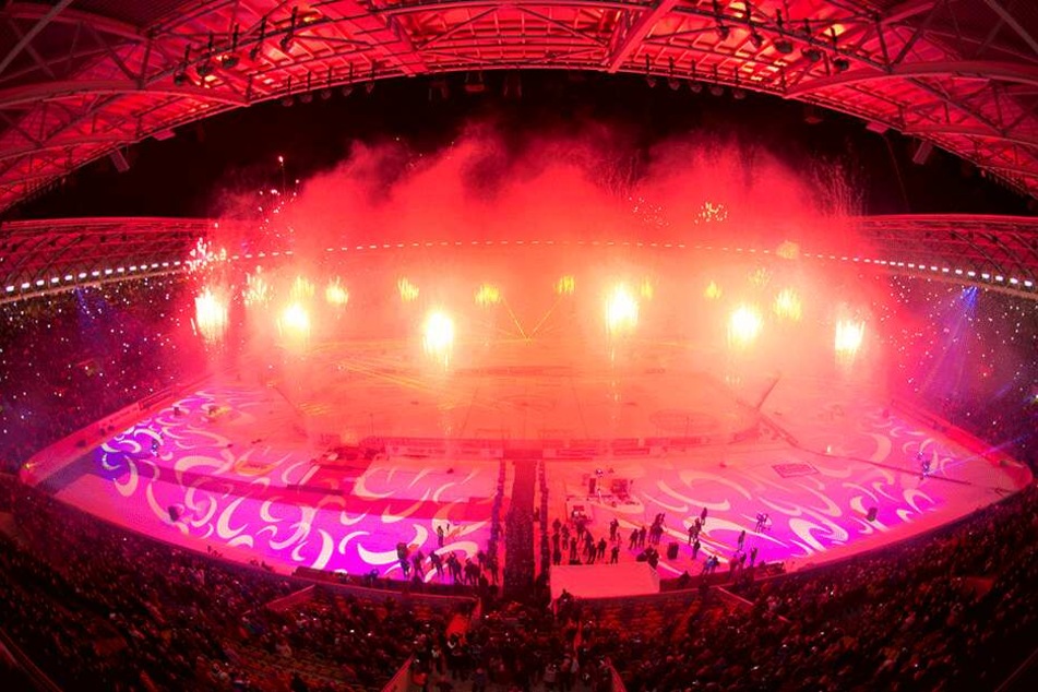 Mit einer Pyroshow endete am 9. Januar 2016 die Premiere des Event Game im Harbig-Stadion.
