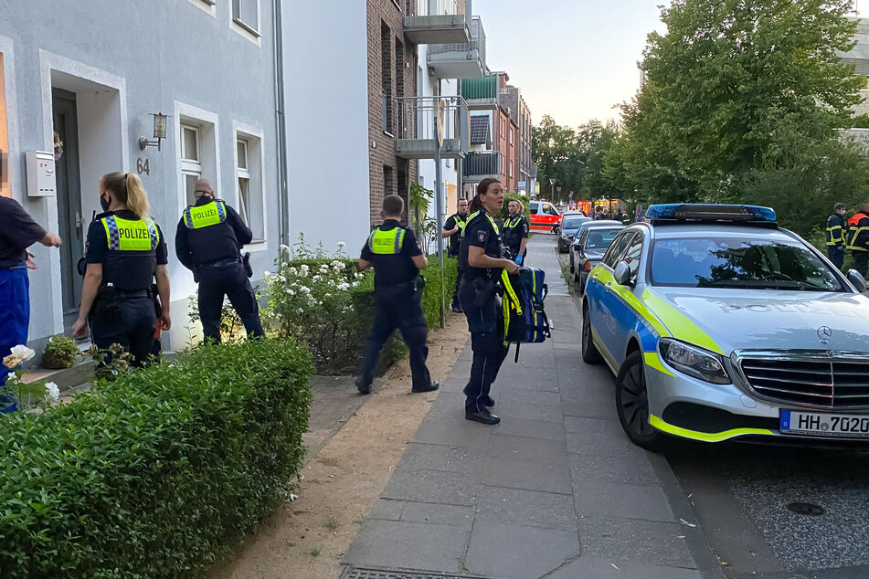 Die Polizei im Einsatz vor Ort in Niendorf