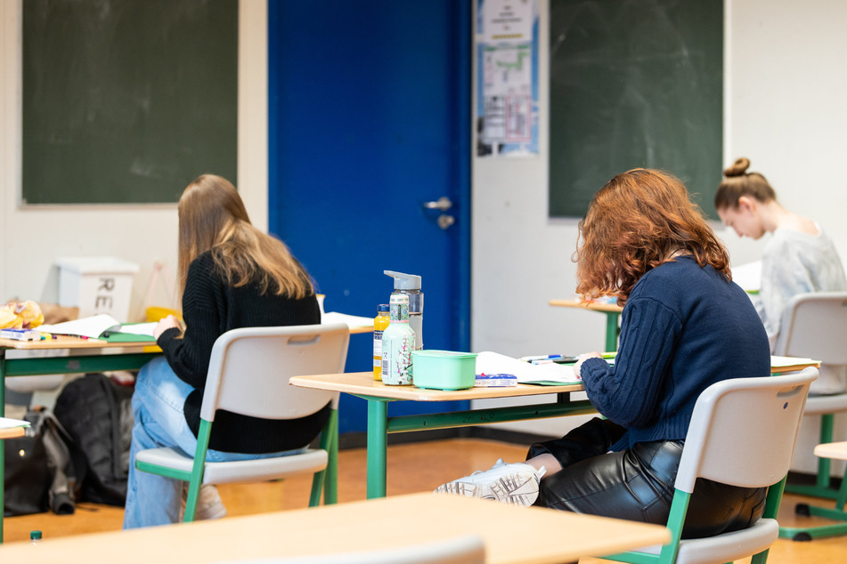 Beim Abitur mit Künstlicher Intelligenz schummeln: Keine Verdachtsfälle in Sachsen-Anhalt