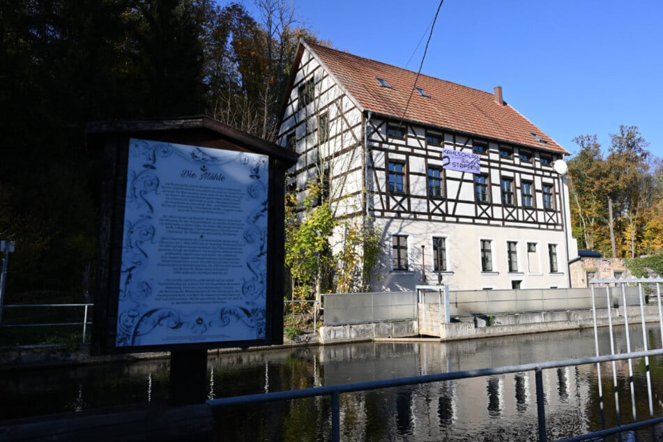 Alle Wege entlang der Zschopau (hier: Die Mühle im Ortsteil Braunsdorf) sollen noch bis Dezember gesperrt sein.