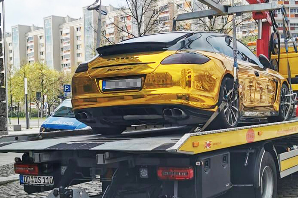 Goldener Porsche in Dresden: Darum lässt ihn die Polizei abschleppen