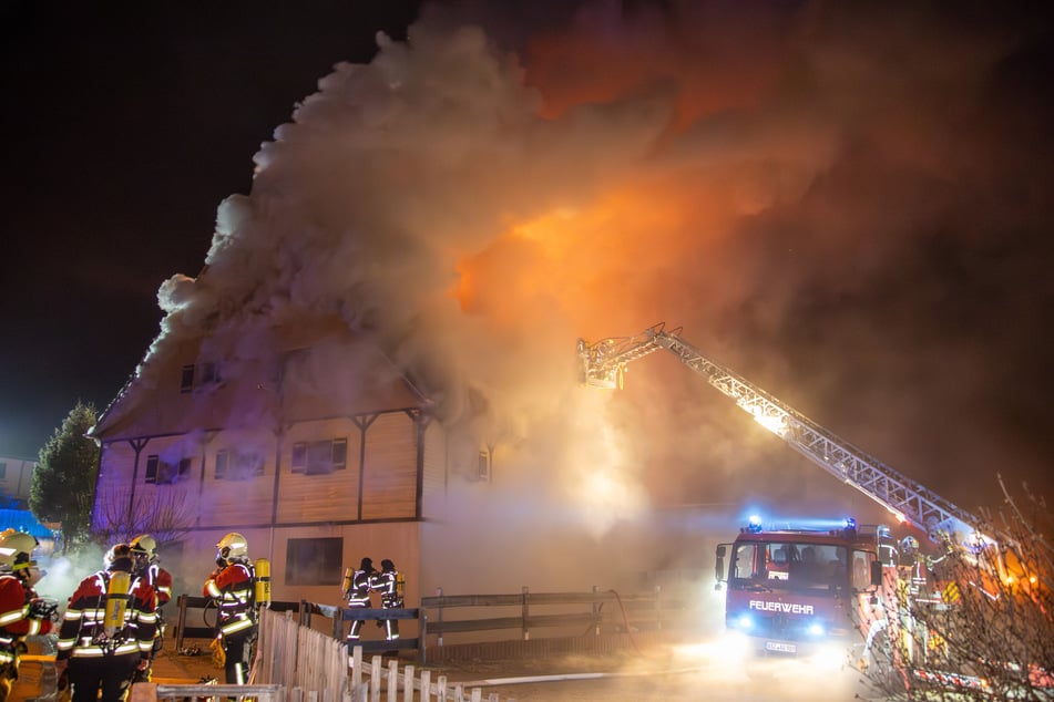Verheerender Wohnhausbrand: Flammeninferno im Erzgebirge