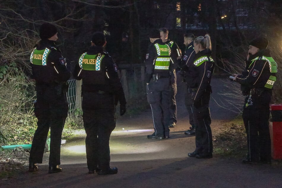 Ein Mann ist am heutigen Samstag bei einem E-Roller-Unfall in Hamburg ums Leben gekommen.