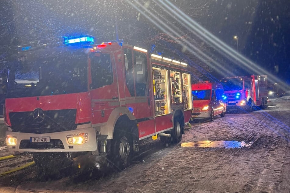 München: Großeinsatz mit 250 Rettern in der Nacht: Über 100 Bewohner wegen Feuer evakuiert