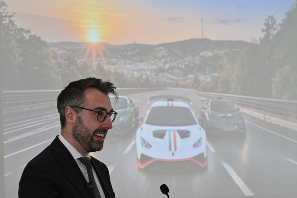 Es werden unter anderem vier teure Lamborghinis versteigert.
