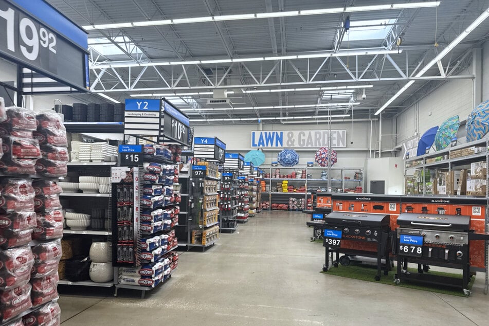 Walmart is slashing Prices on Monday, May 4! We discovered these great deals in the shelves for you