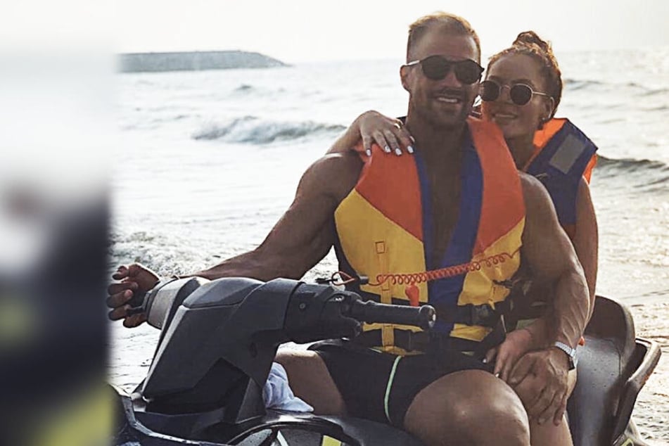 Promi Big Brother: "Ekelhaft!" Janine Pink und Tobi Wegener turteln in Dubai, doch es gibt Kritik