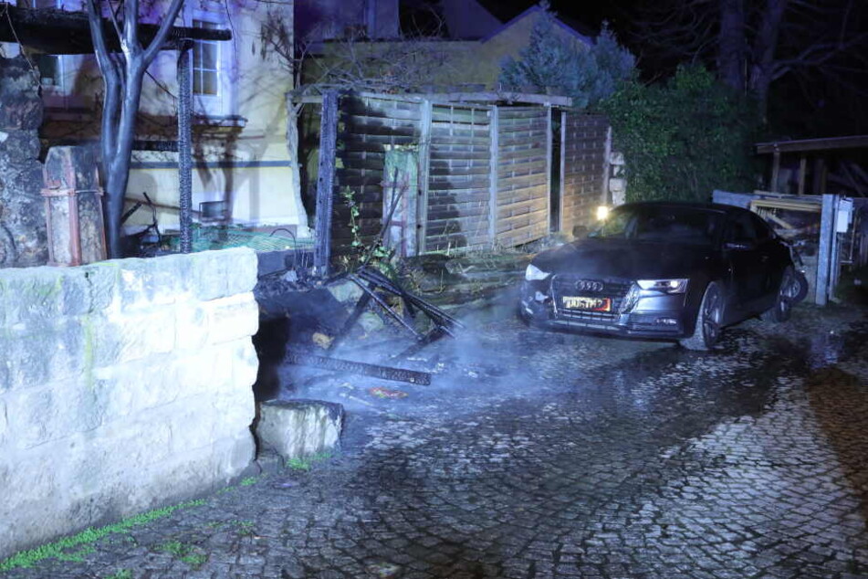Ein Audi wurde bei dem Feuer beschädigt.